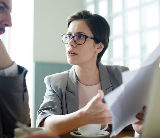 Mennyire ragad a padló, azaz mennyiért menjek el dolgozni? paperwork