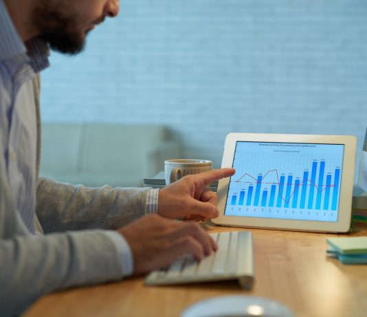 Növekvő adótól tartanak a cégvezetők – úgy vélik, a gazdaságfenntartó támogatásoknak ez lesz a forrásuk Analyzing economics