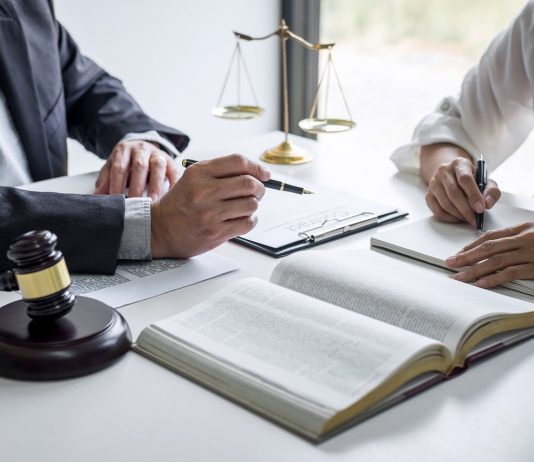 A 40 év alattiak kérnek leggyakrabban munkajogi segítséget – fő téma a munkaviszony consultation