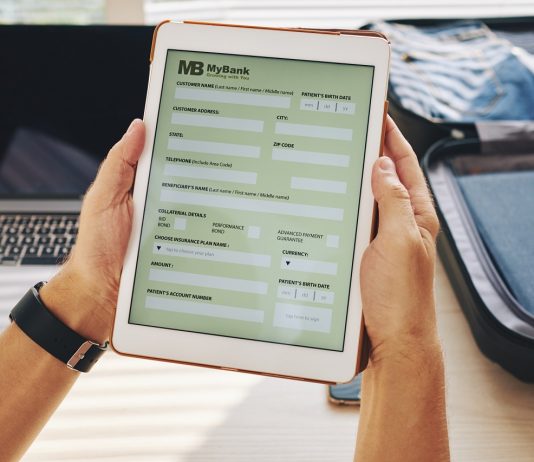 Koronavírus: hárommillióval nőtt a német netbank-használók száma Online bank in touchpad