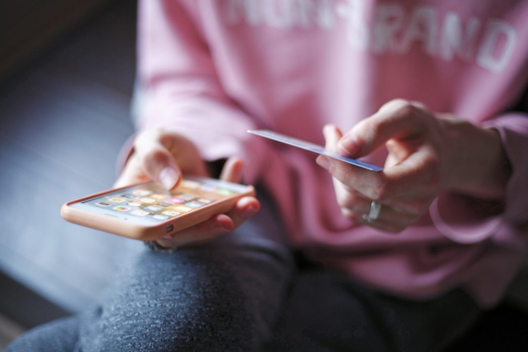 Nem ördögtől való az online kereskedés online shopping