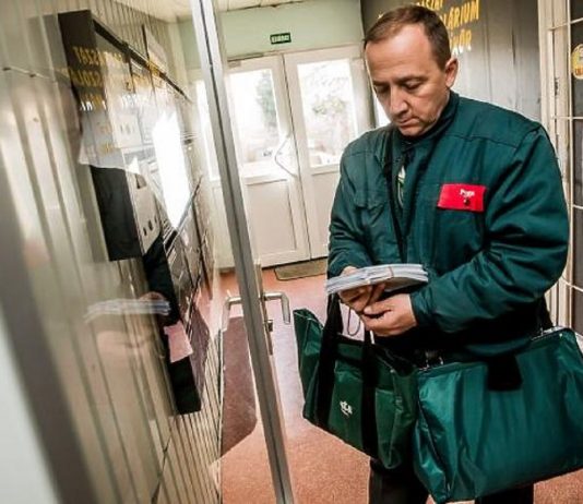 Panaszkodnak a postások – soron kívüli oltást és béremelést sürgetnek postás