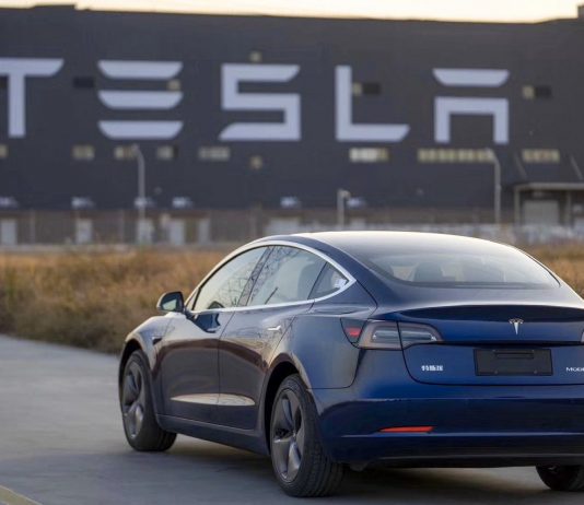 Nehezen talál német dolgozókat a Tesla tesla