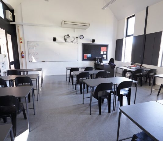 Nem lesz gyerekfelügyelet sem – A járvány megfékezéséért zárnak az óvodák és az iskolák Empty classroom