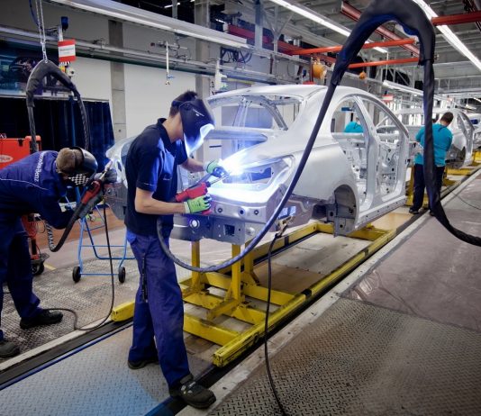 Egy hét után ismét leáll a kecskeméti Mercedes gyár Mercedes-Benz-Kecskemét-karosszériaüzem_2