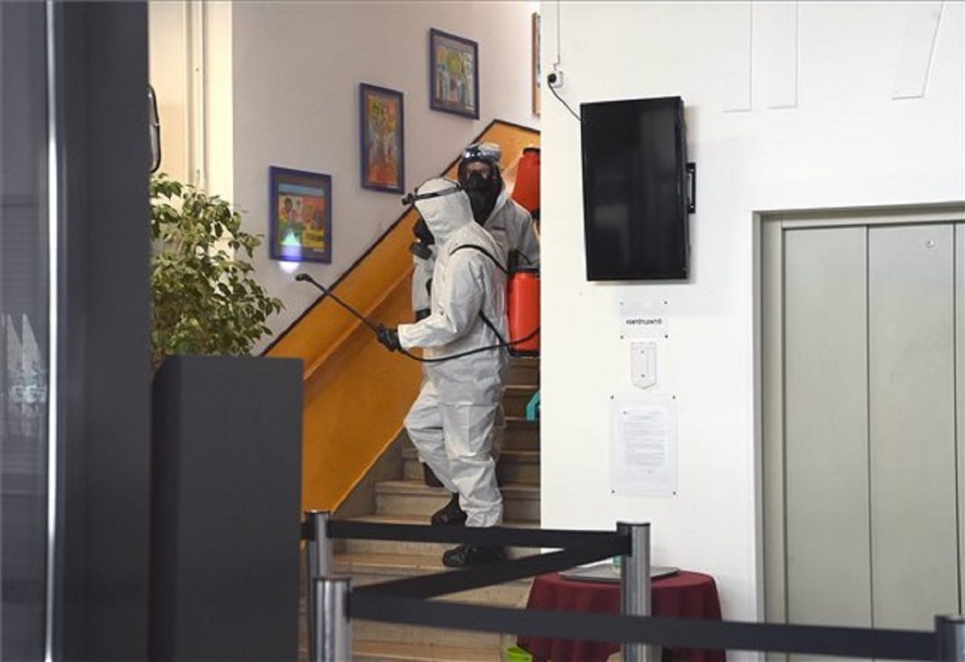 Befejezte a közoktatási intézmények fertőtlenítését a Magyar Honvédség fertőtlenítés