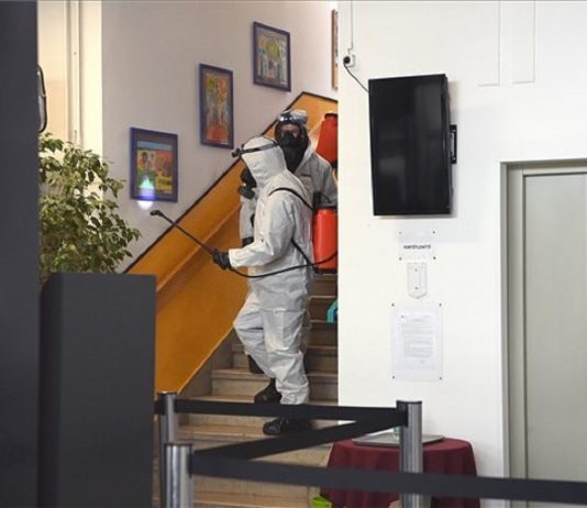 Befejezte a közoktatási intézmények fertőtlenítését a Magyar Honvédség fertőtlenítés