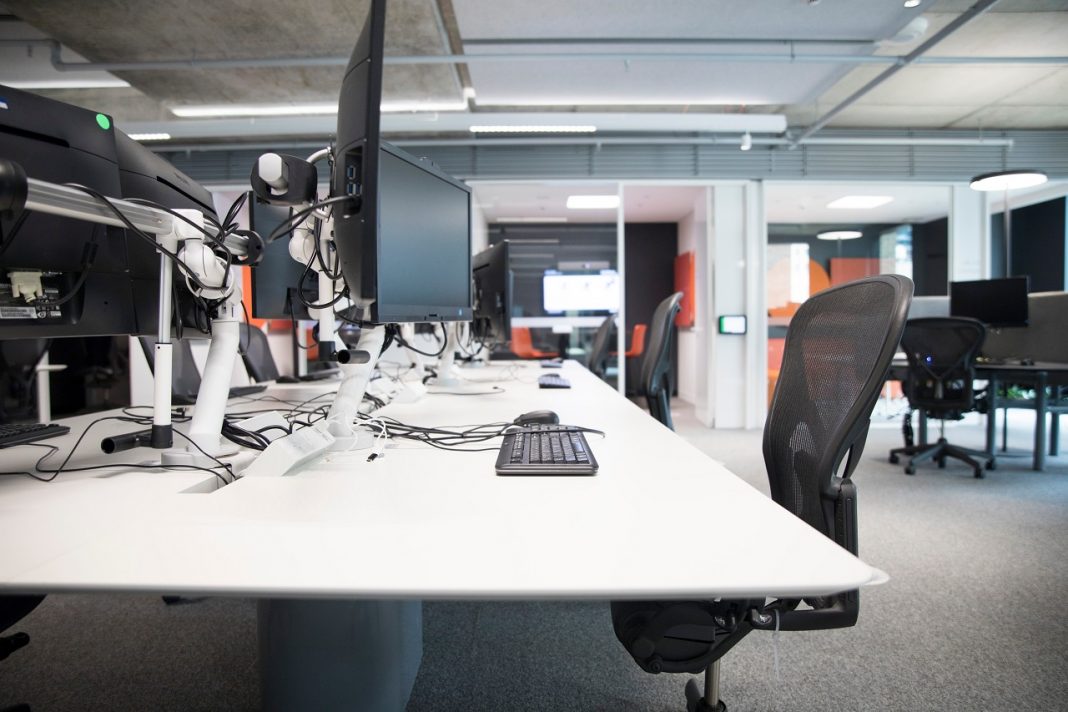 A foglalkoztatás jövője: hibridmunka iroda