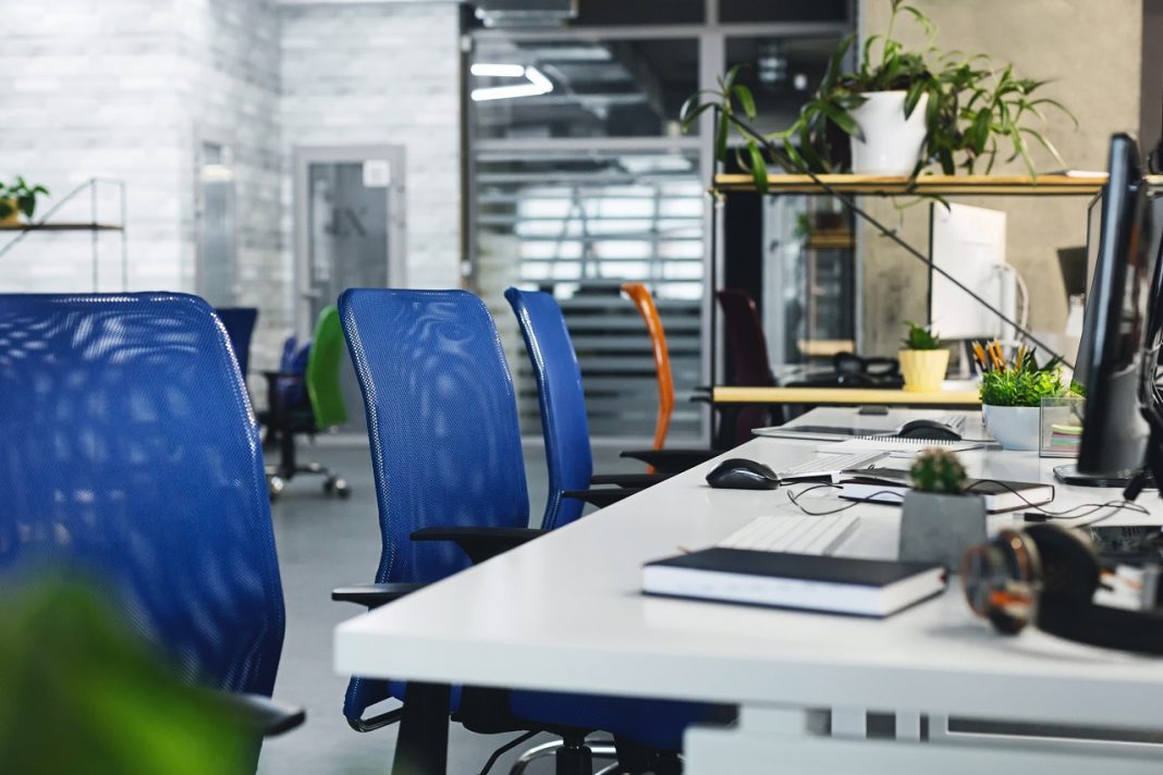 Megéri-e a főnöködnek, ha jobban érzed magad a munkahelyeden? Contemporary office for work, comfortable workplace interior