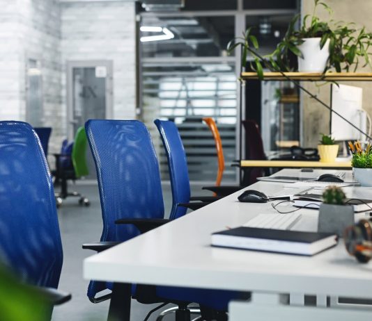 Megéri-e a főnöködnek, ha jobban érzed magad a munkahelyeden? Contemporary office for work, comfortable workplace interior