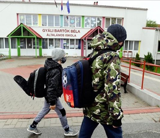 Több gyerekre számítanak a héten az óvodákban, iskolákban iskolanyitás