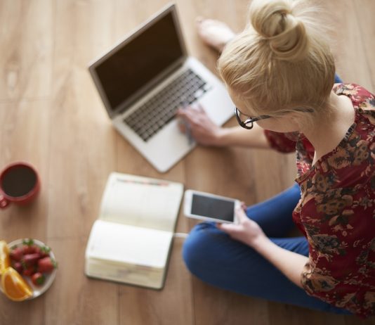 Újabb adókönnyítések jöhetnek Small business of young woman