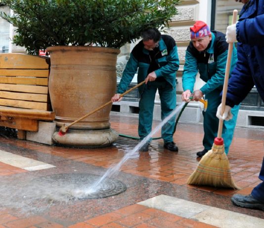 Havi több tízezer forintos juttatást kaphatnak a versenyszférában állást találó közfoglalkoztatottak közfoglalkoztatottak