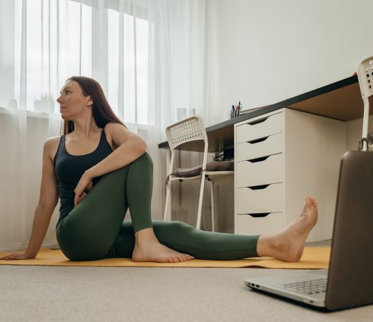 Az ember társas lény Yoga at home
