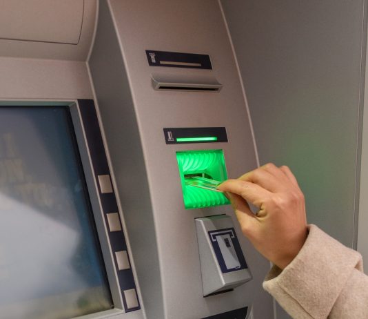 Csaknem 9 százalékkal nőttek a keresetek márciusban