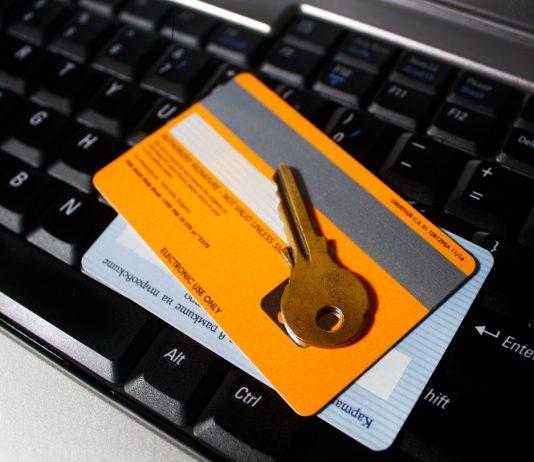 Még a mellékhelyiségből is rendelünk online