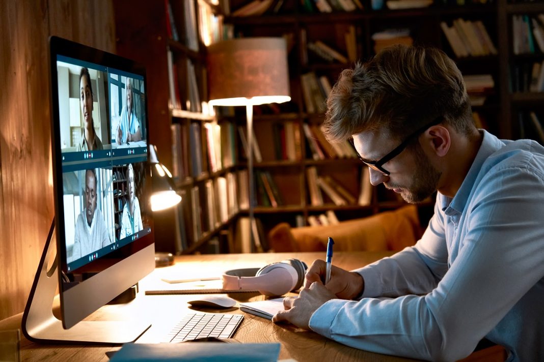 Egyre népszerűbb a külföldi munka – itthonról