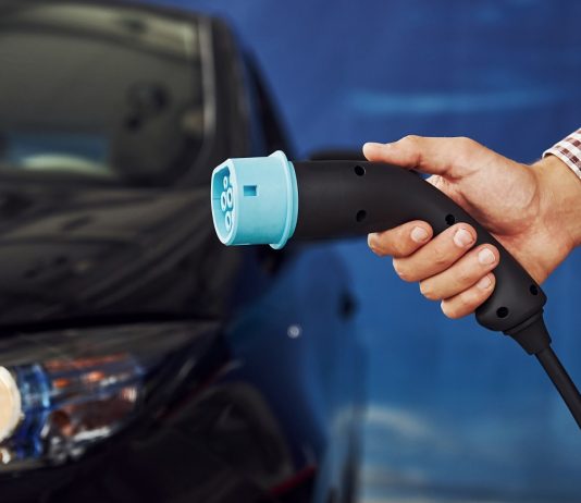 Már gazdasági társaságok is pályázhatnak elektromos gépjárművekre