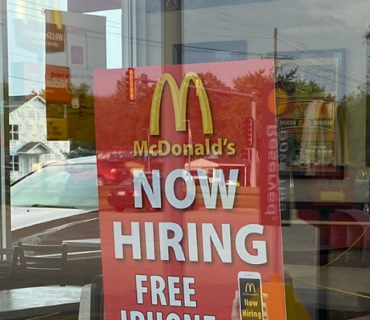 Ingyen iPhone, csak gyere hozzánk dolgozni !