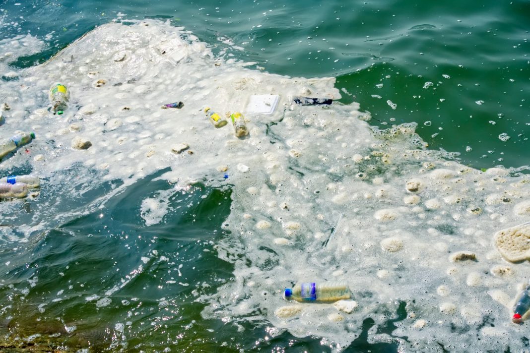 Plastic Garbage Environmental Pollution Problem in the Sea