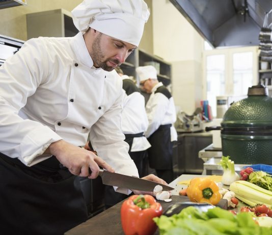 Van is munkaerő, meg nincs is – 2-3 évbe telhet, mire a vendéglátóipar teljesen magára talál