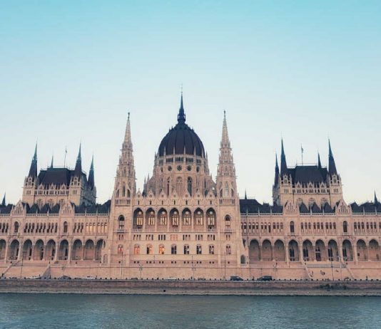 Itt vannak a számok – elfogadták a 2022-es költségvetést