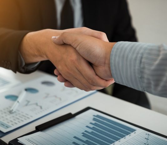 Egyre több cég válik meg üzletrészétől anyagi okokból