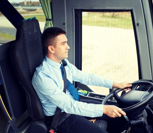 15 százalékkal emelkednek a bérek a közszolgáltatásban