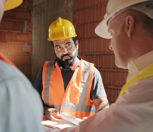 Árrobanás az építőiparban – mennyivel fizetünk többet a kőművesnek ?