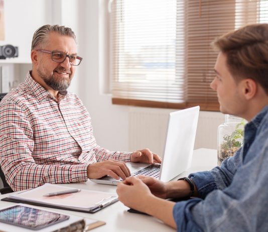 Hogyan működhet együtt két különböző generáció egy munkahelyen? Planning work together