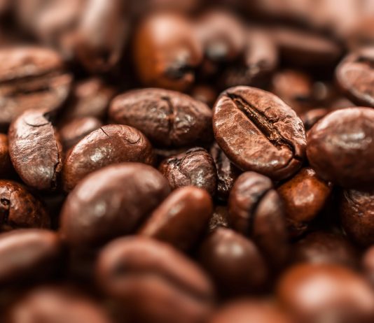Rossz hír a nehezen ébredőknek: drágul a kávé !