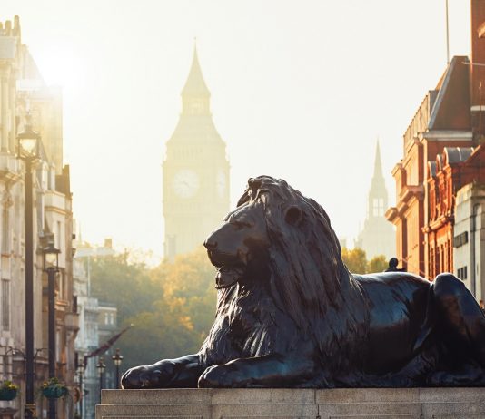 Egy hónapot csúszik a teljes nyitás Nagy-Britanniában