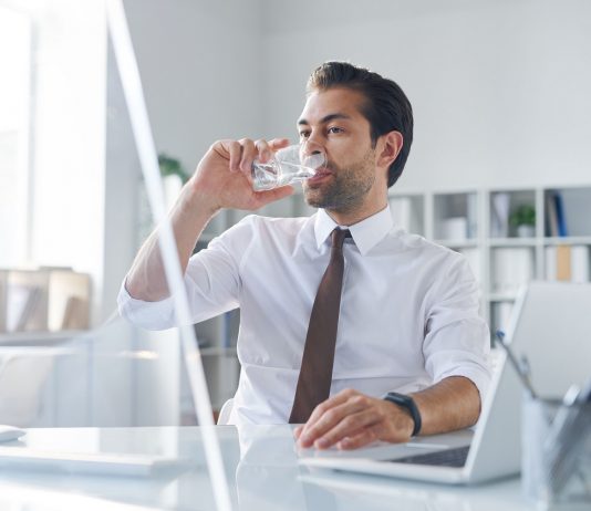 Tartsuk be a munkavédelmi előírásokat a hőségben !
