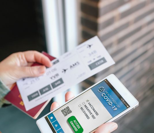 Két héttel elhalasztotta a kormány a digitális oltásigazolvány frissítését