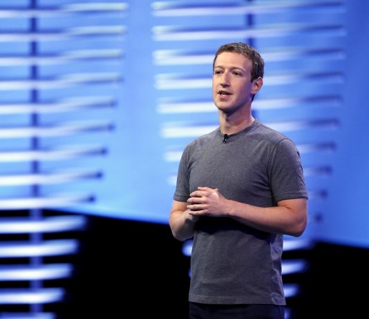 Pert nyert a Facebook, ami már 1 billió dollárt ér