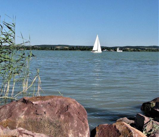 Együttműködési megállapodás a Balaton jövőjéért