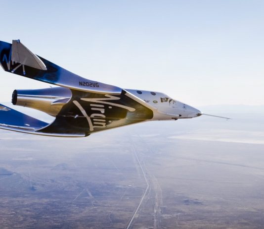 Mégsem Bezos lesz az első milliárdos az űrben