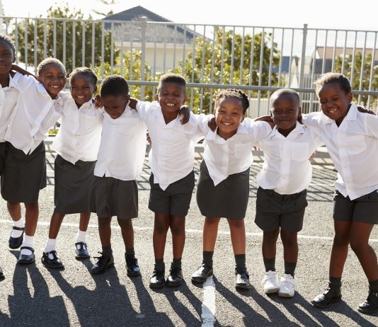 Több száz millió gyermek maradt ki az oktatásból