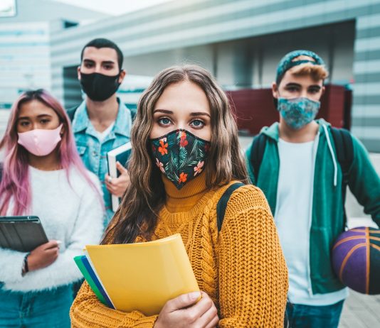 Nem tart a magyarok többsége a negyedik hullámtól