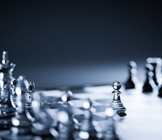 Sherlock Holmes a pocsék vezető: Intuíció szerepe a döntéshozatalban sakkjáték