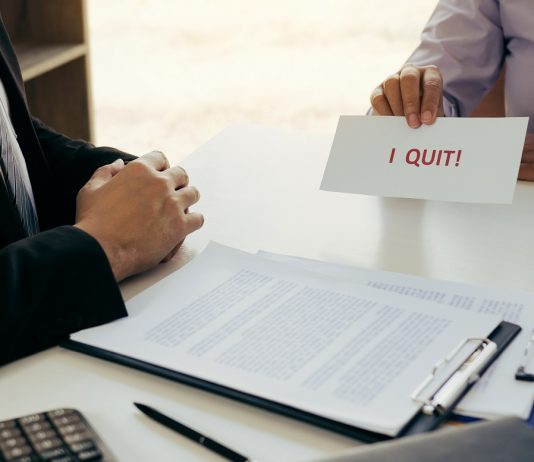 Jönnek a világszintű tömeges felmondások?