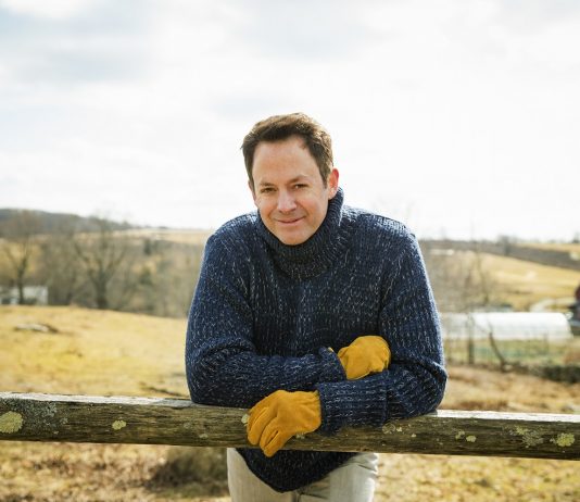 Többdiplomás villanyszerelő, avagy a kétkezi munka megbecsültsége Farmer férfi