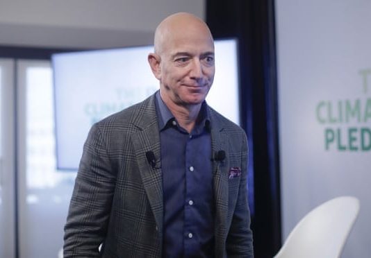 Lemondott az Amazon éléről Jeff Bezos Jezz Bezos