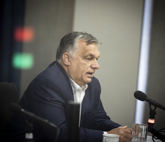 Itt a bejelentés a harmadik oltásról