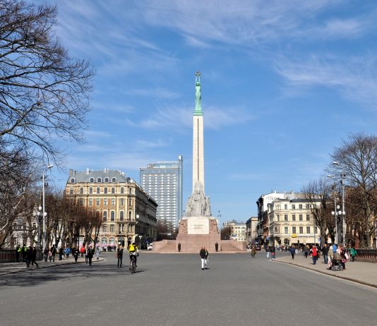 Akár 100 ezer eurót is nyerhet, aki beoltatja magát Lettországban