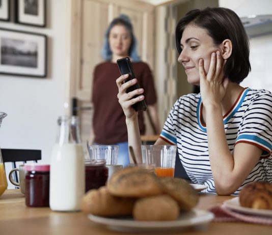 Tényleg azonnal válaszolni kell a Messenger-üzenetre? SMS-küldés