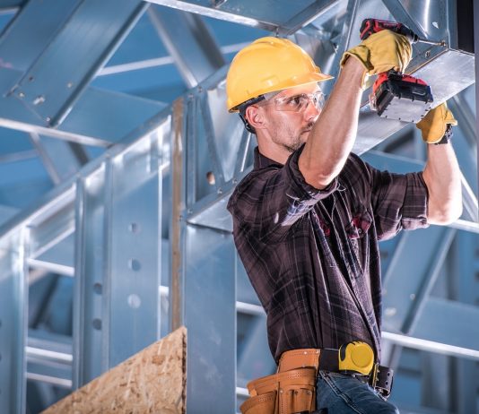 Csökkent a munkanélküliség az euróövezetben és az Unióban Szereles.jpg