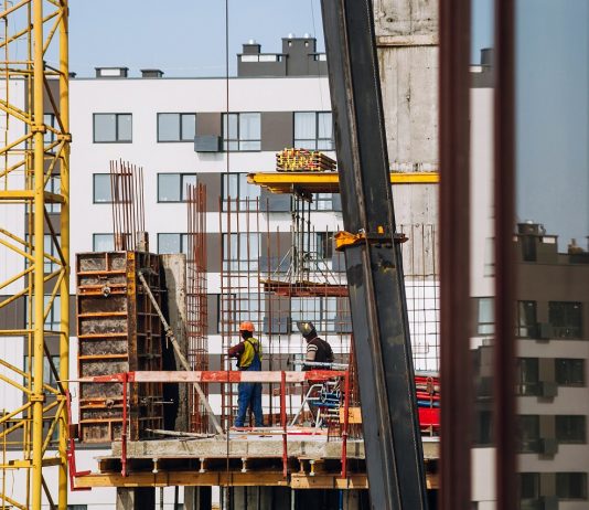 Kétszámjegyű áremelkedés várható az új építésű lakásoknál?