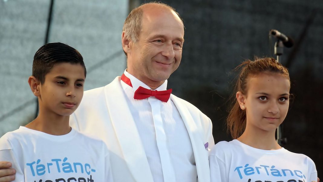 Vezénylés közben oltatta be magát Fischer Iván