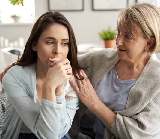 Anyám nyakán. Szülők nélkül nem megy?